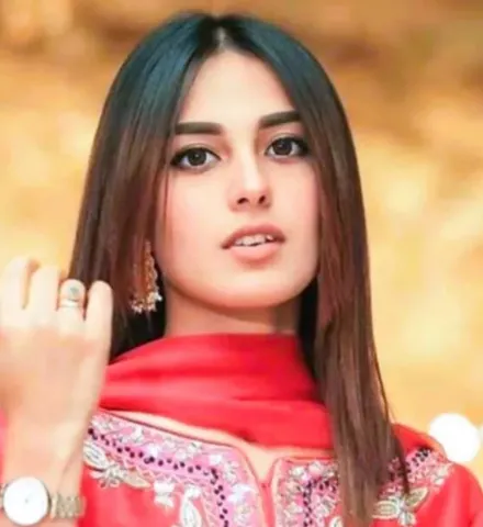 Iqra Aziz