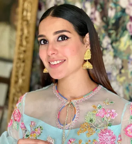 Iqra Aziz
